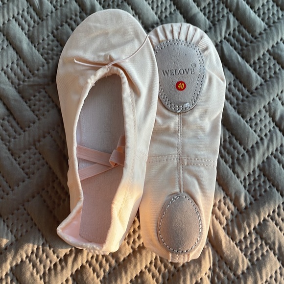 Welove Women’s Canvas Ballet Flat Slippers - Picture 2 of 3